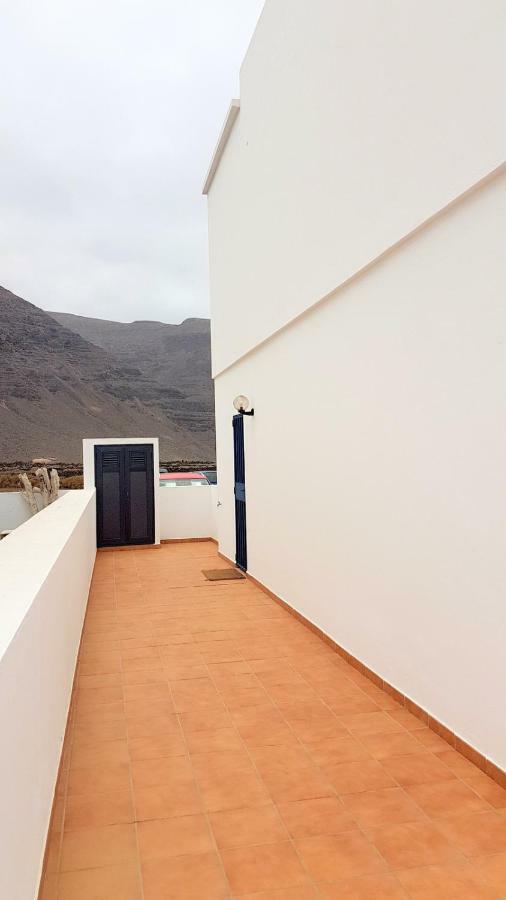 The White House Villa Orzola Exterior foto